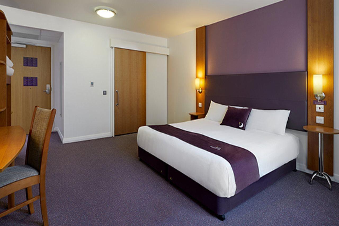 Premier Inn Durham City Centre Экстерьер фото