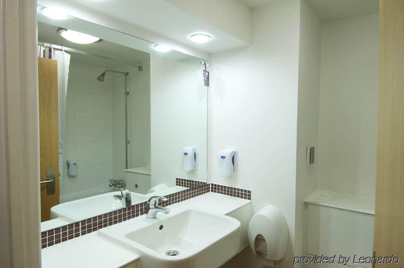 Premier Inn Durham City Centre Экстерьер фото